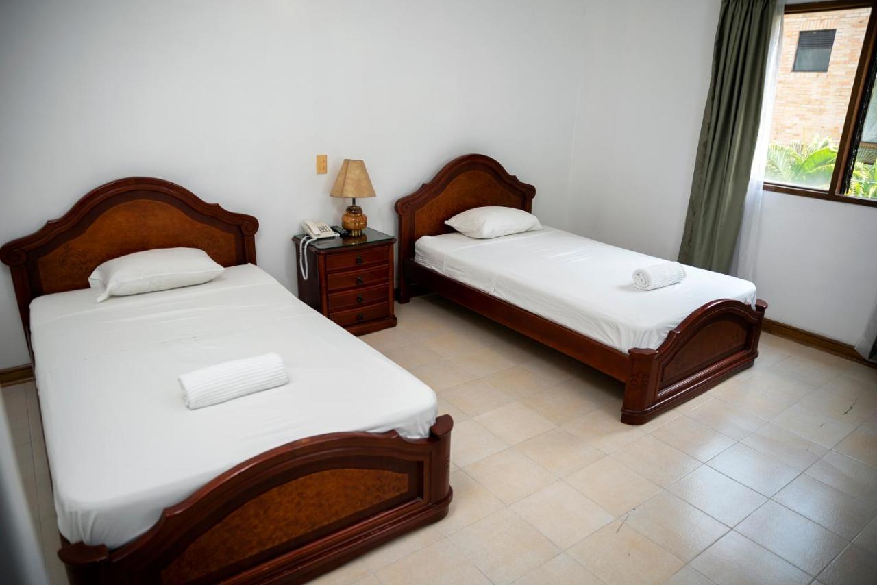 Casa Rosales Hotel Medellín Buitenkant foto
